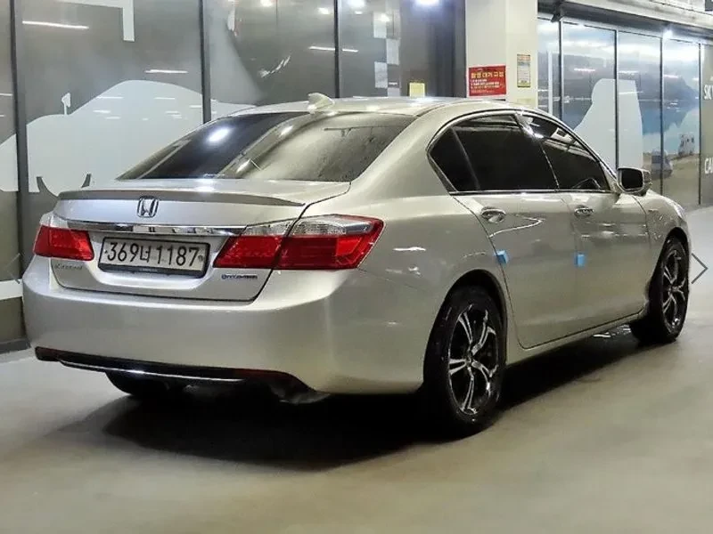 Honda Accord 2.0 Hybrid 9Th Generation, снимка 12 - Автомобили и джипове - 56020352