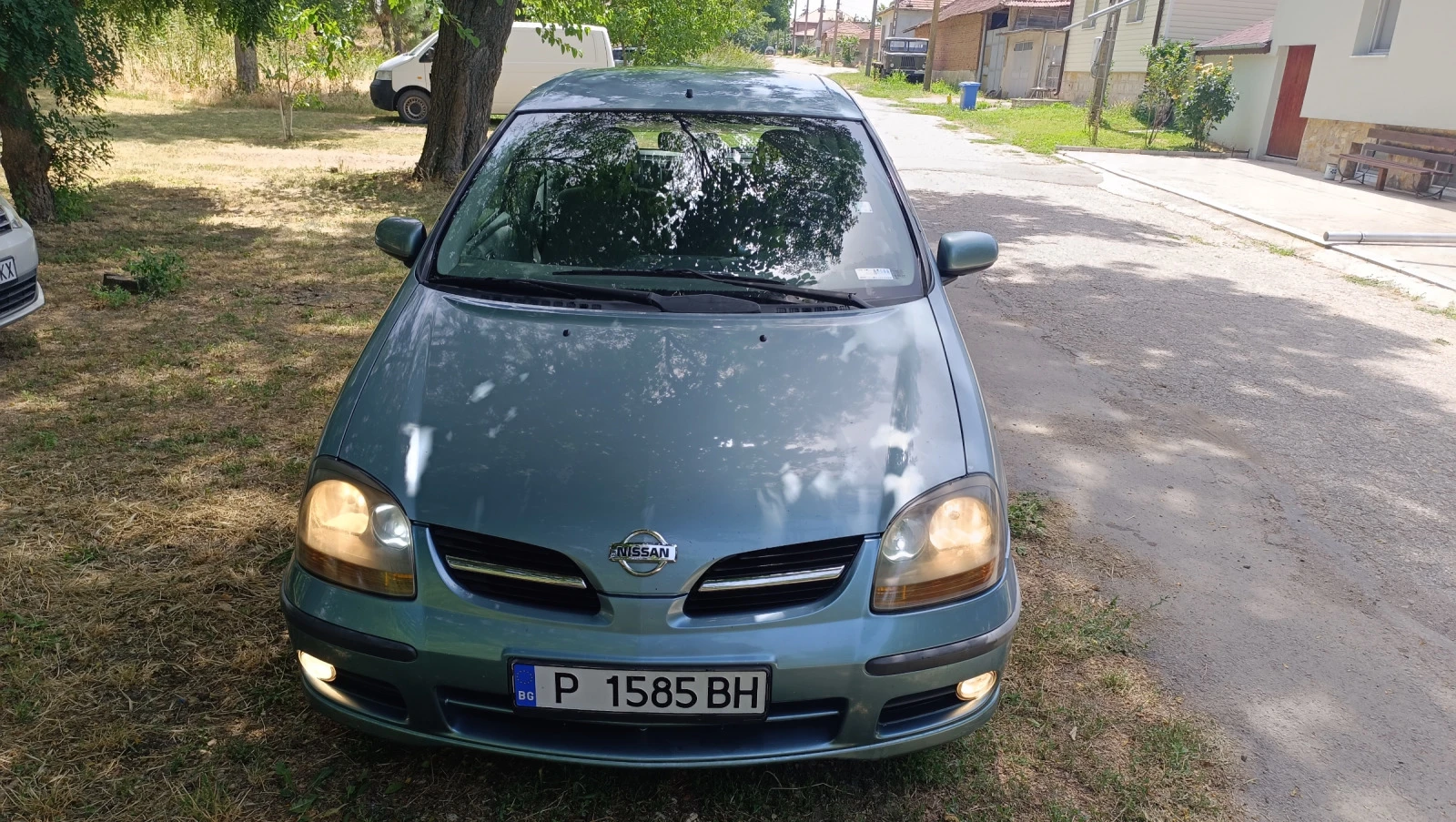 Nissan Almera tino 2.2 DCI - изображение 2