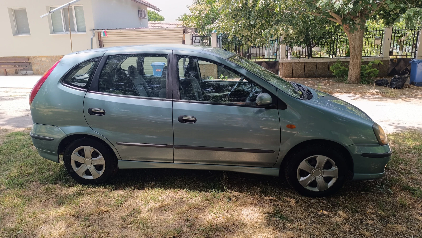 Nissan Almera tino 2.2 DCI - изображение 5