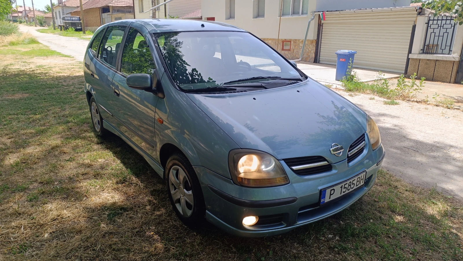 Nissan Almera tino 2.2 DCI - изображение 4