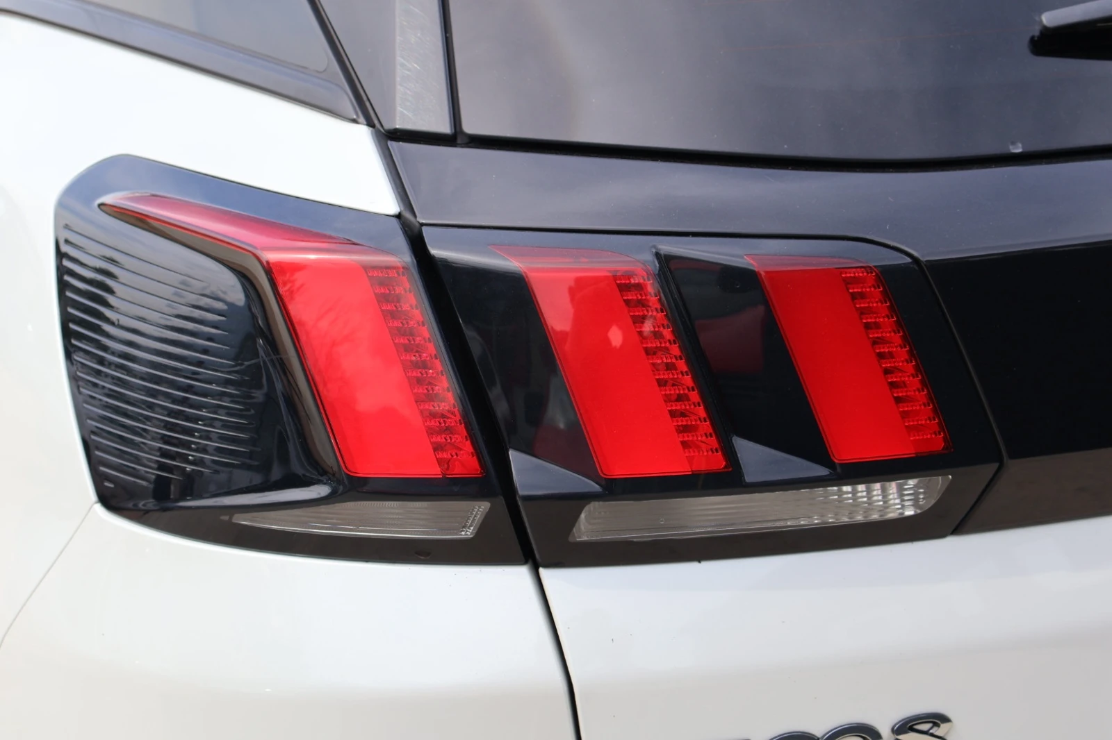 Peugeot 3008 1.2 130hp EU6 AUTOMATIC - изображение 7