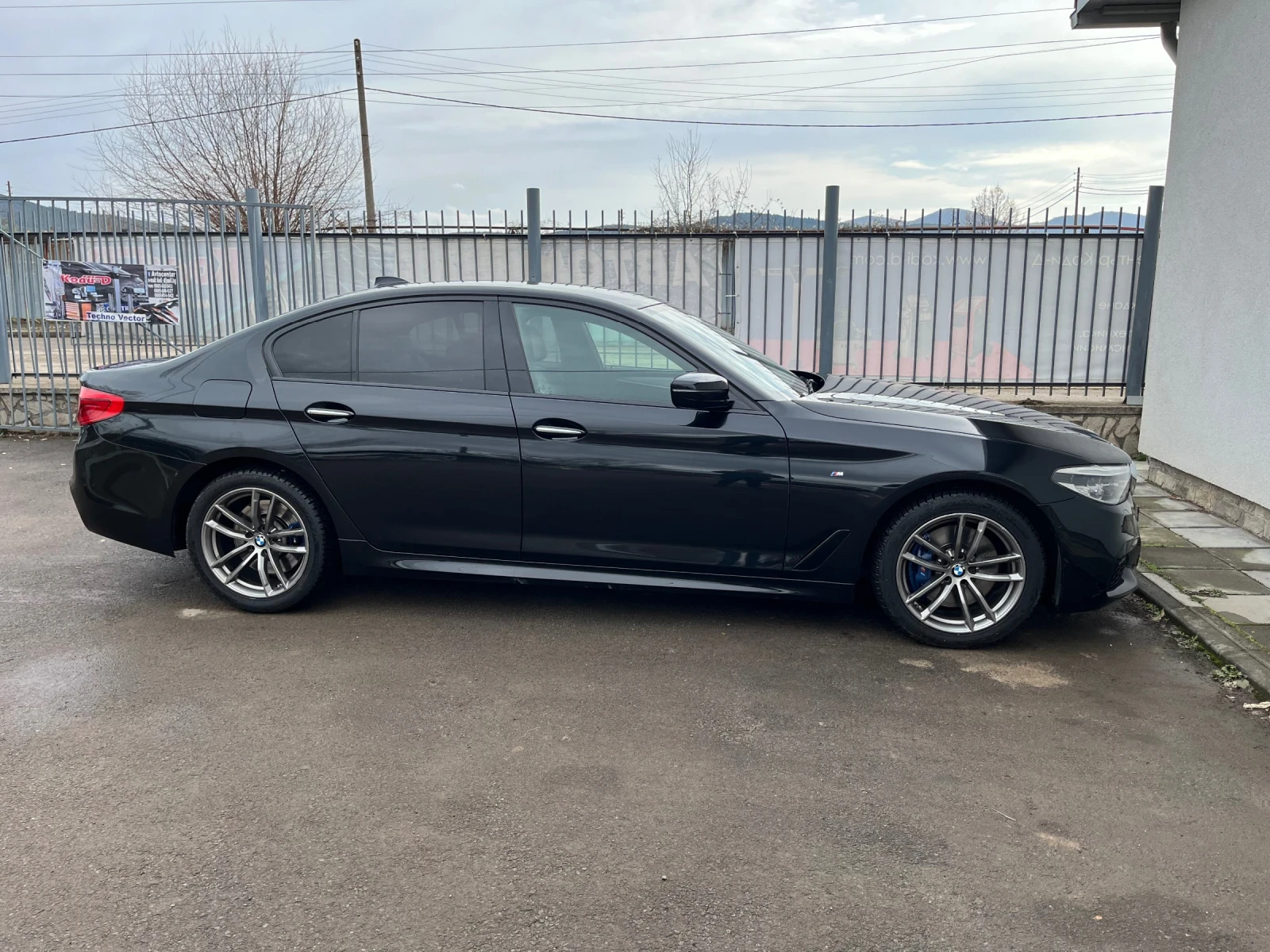 BMW 530 530d Xdrive - ориг. М пакет - изображение 3