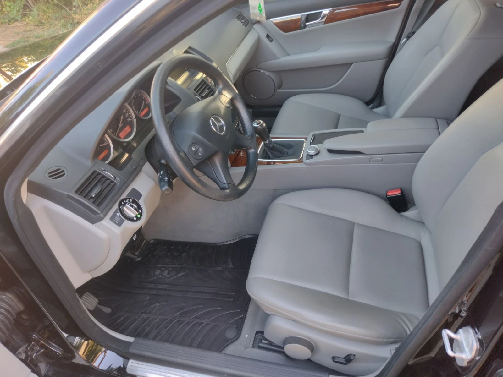 Mercedes-Benz C 220  - изображение 3