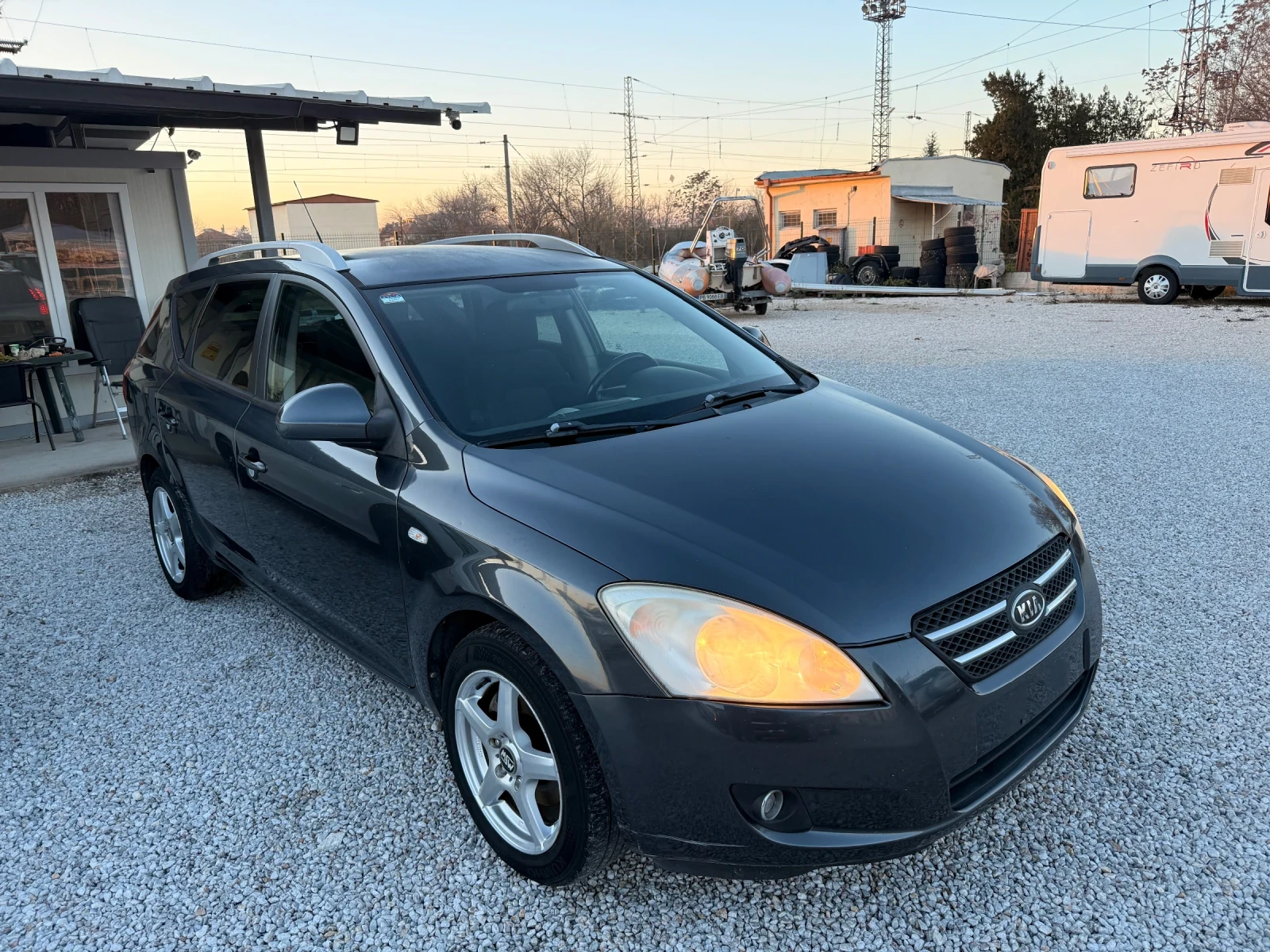 Kia Ceed 1, 6 CRDI  | Mobile.bg   2