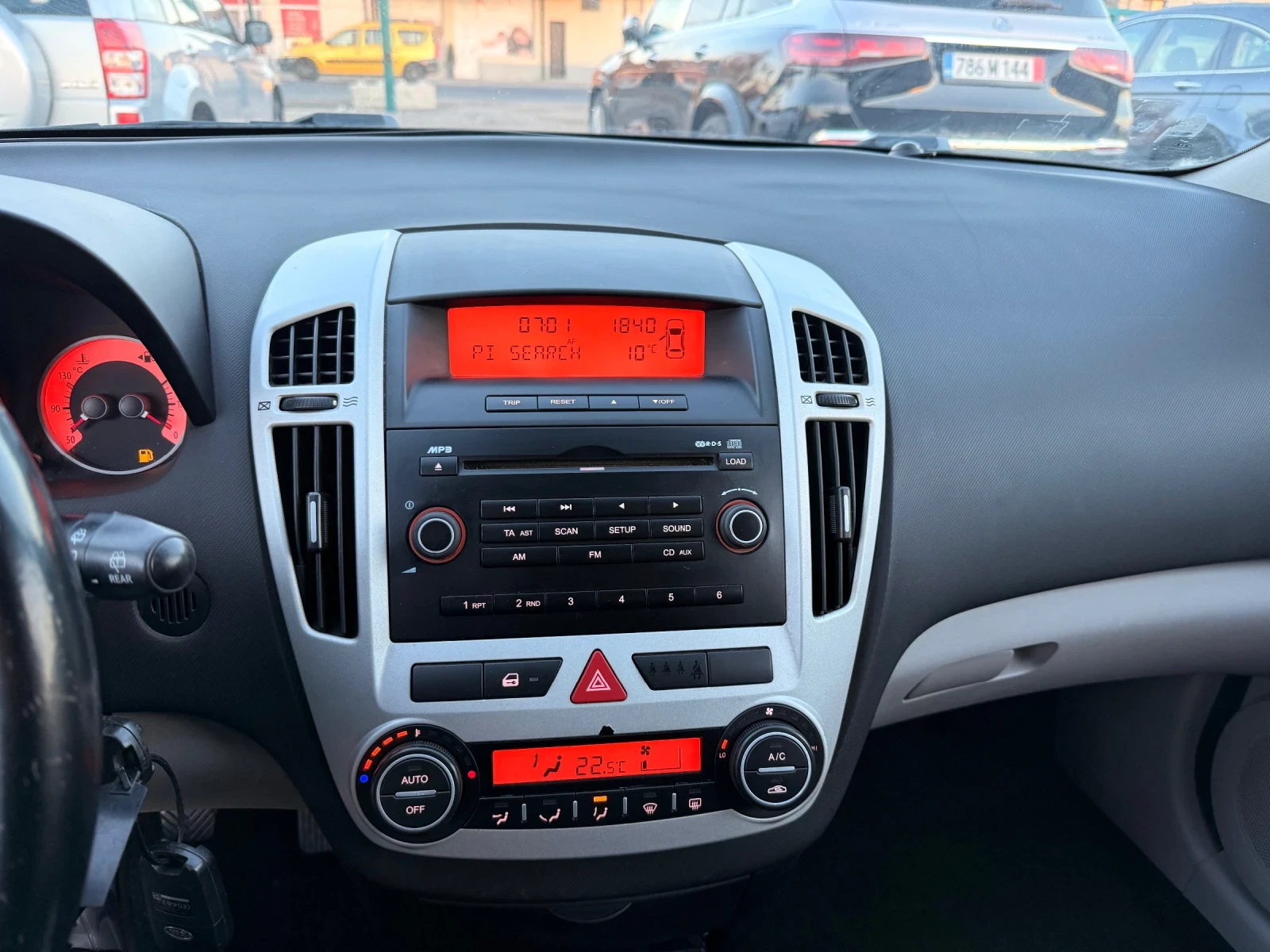 Kia Ceed 1, 6 CRDI  | Mobile.bg   7