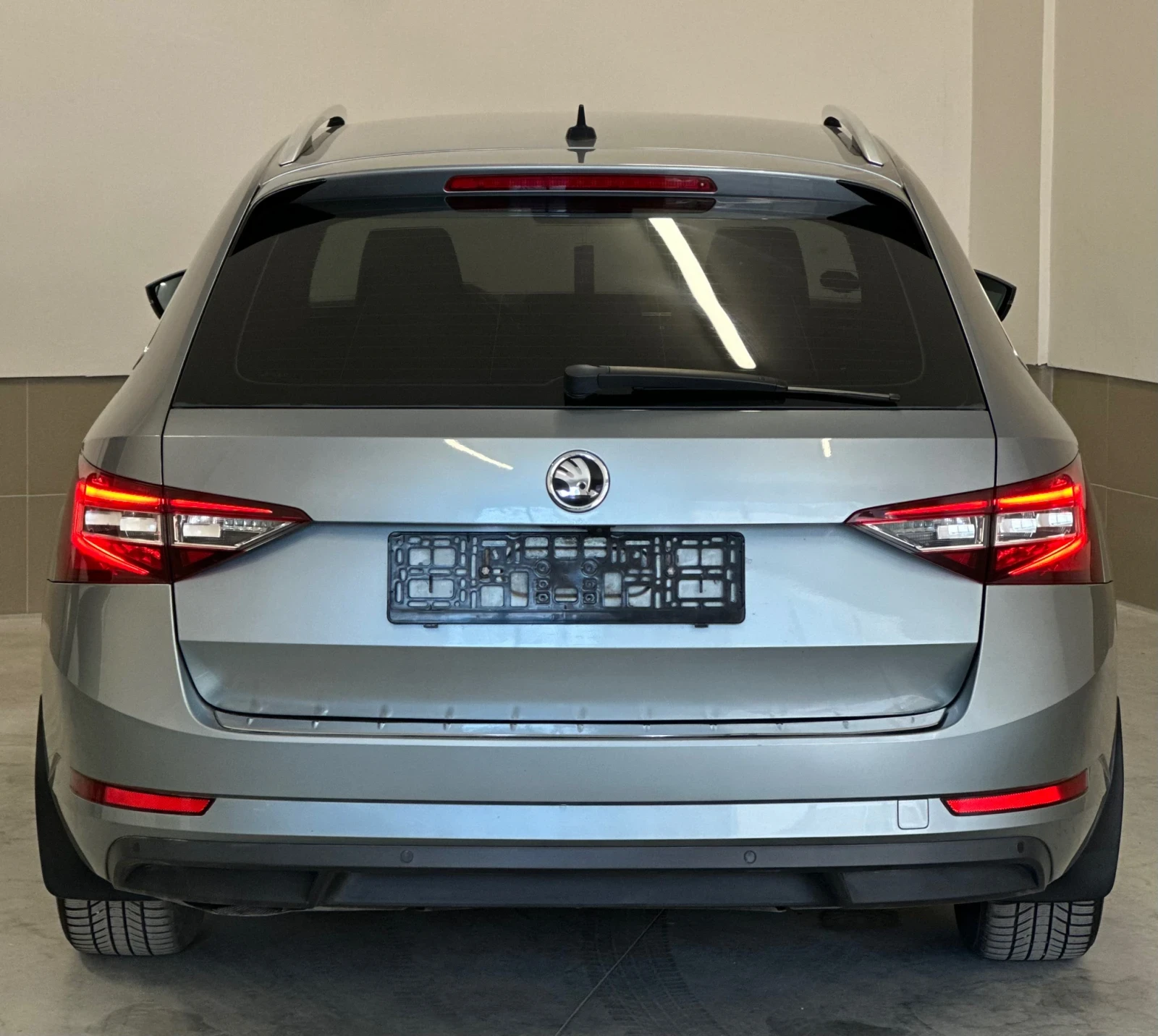 Skoda Superb 2.00D/Ambient/CANTON/FULL* MAX/Matrix/���� 3 ���!! | Mobile.bg � ����������� 5