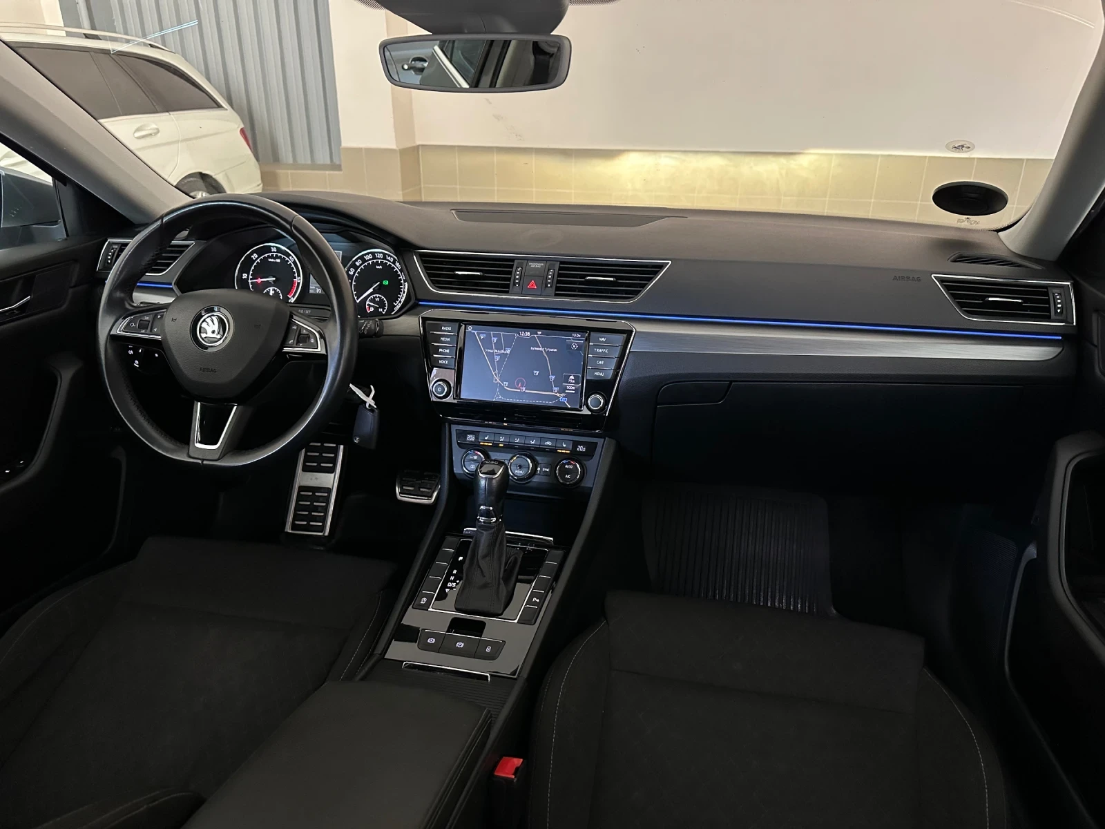 Skoda Superb 2.00D/Ambient/CANTON/FULL* MAX/Matrix/���� 3 ���!! | Mobile.bg � ����������� 12