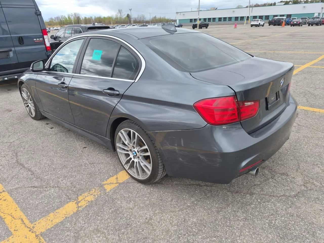 BMW 335  335I XDRIVE | HARMAN KARDON | MEMORY | RED INT | Mobile.bg � ����������� 4