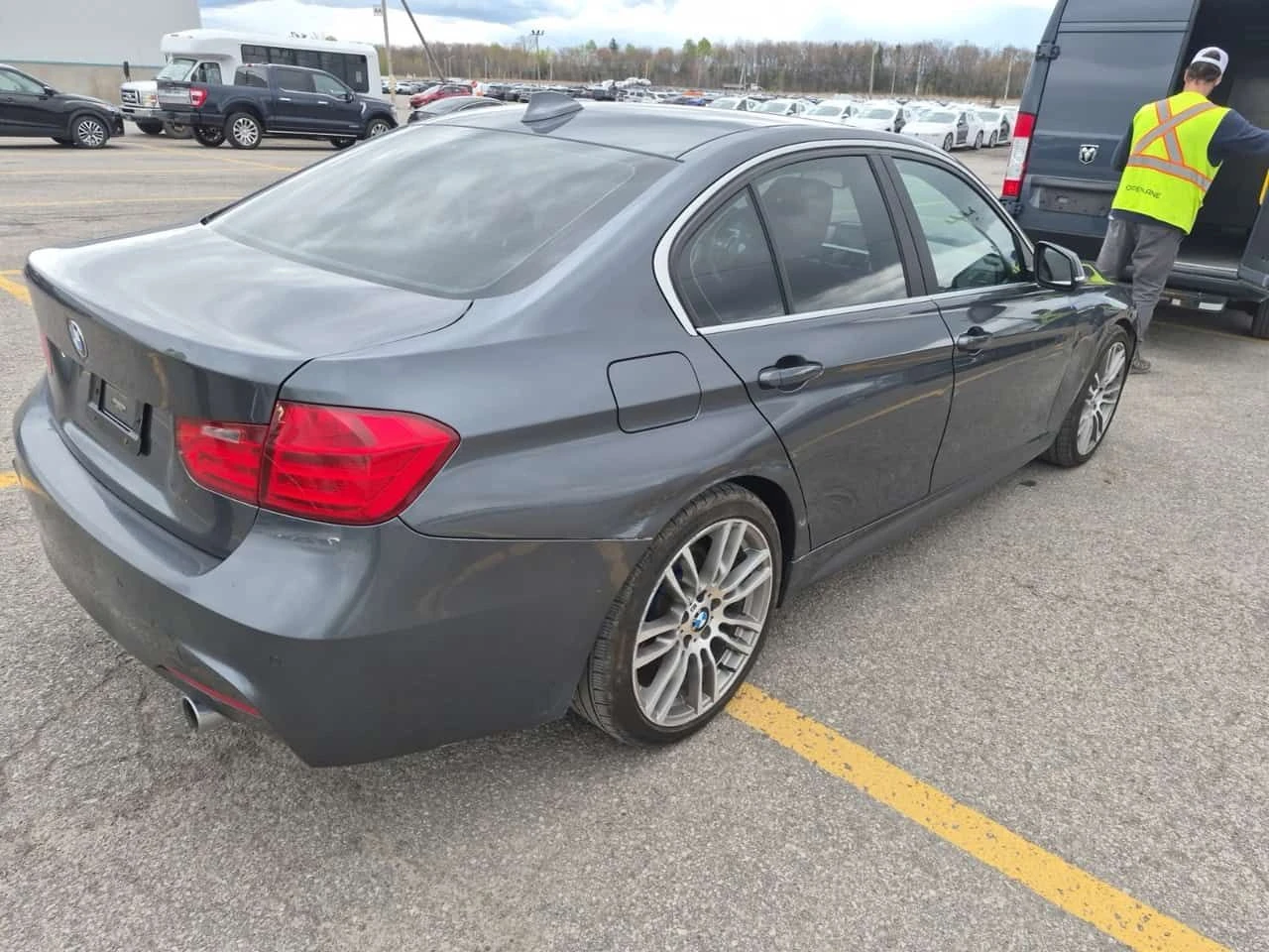 BMW 335  335I XDRIVE | HARMAN KARDON | MEMORY | RED INT | Mobile.bg � ����������� 3