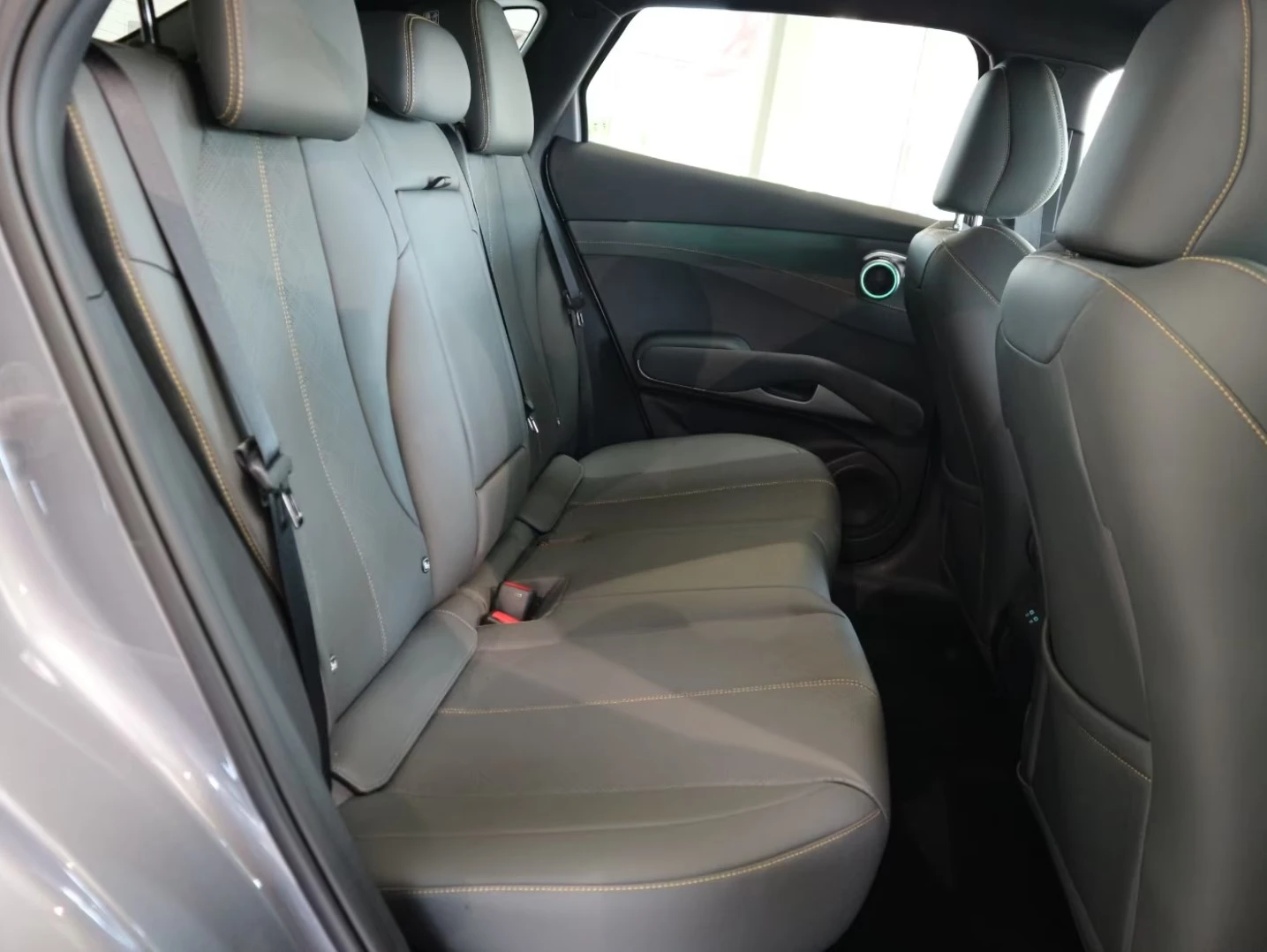 BYD Atto3 EVO Design 75kWh, снимка 10 - Автомобили и джипове - 54698063