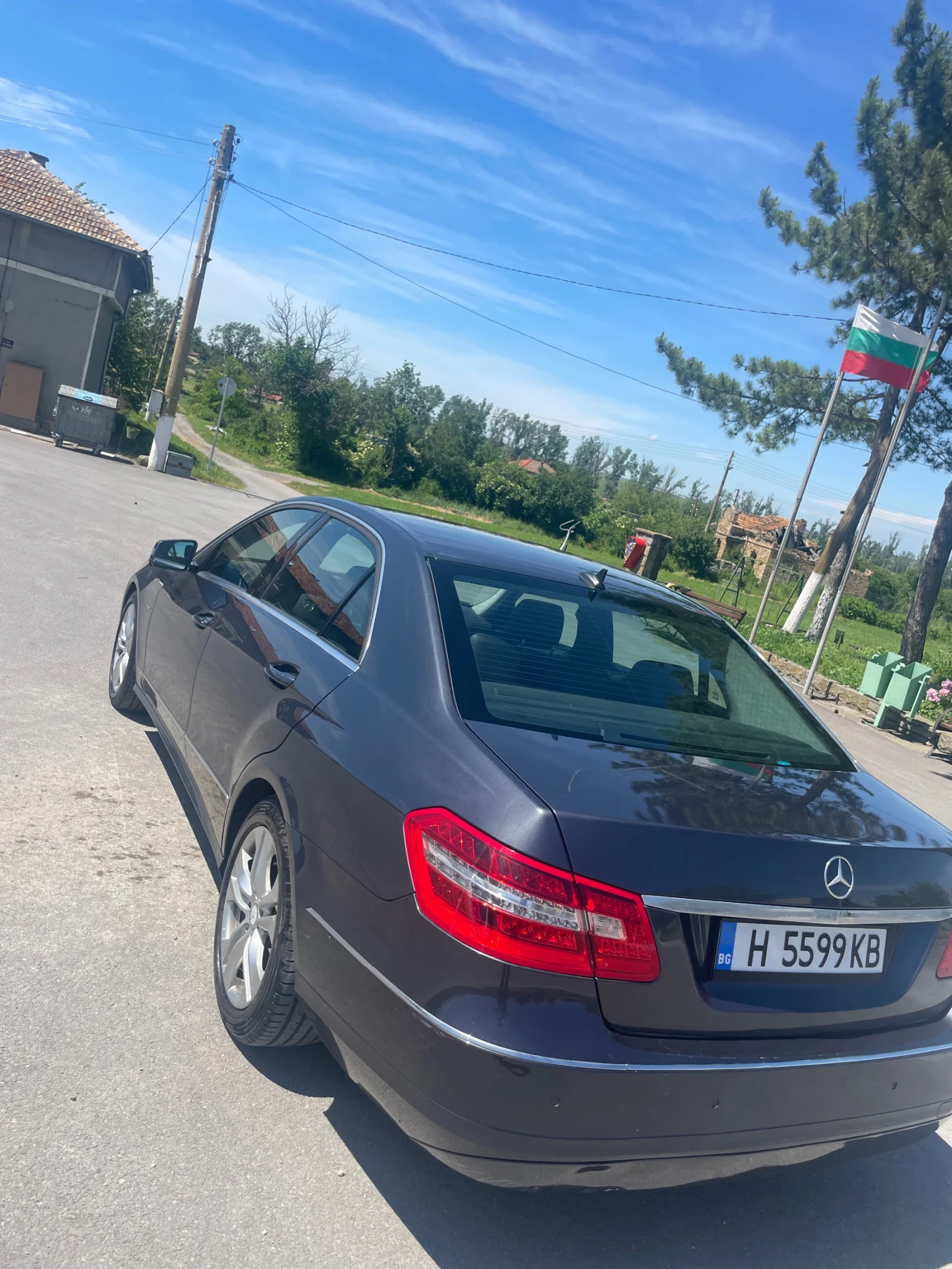 Mercedes-Benz E 200 Avantgarde, снимка 5 - Автомобили и джипове - 54728401