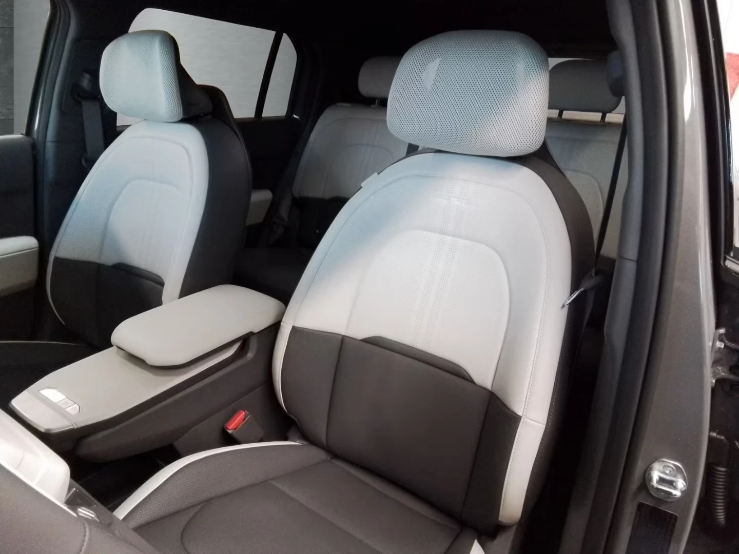 Kia EV3 GT-Line 81kWh  KIA CERTIFIED  Warranty | Mobile.bg � ����������� 9