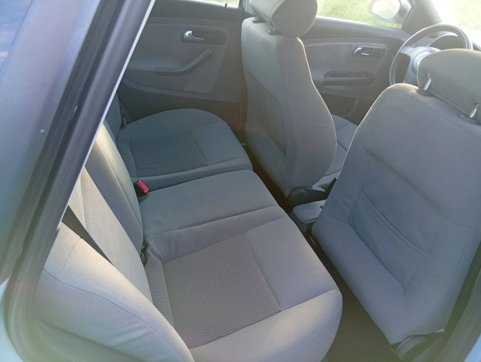 Seat Ibiza Бензин -Клима, снимка 7 - Автомобили и джипове - 56351393