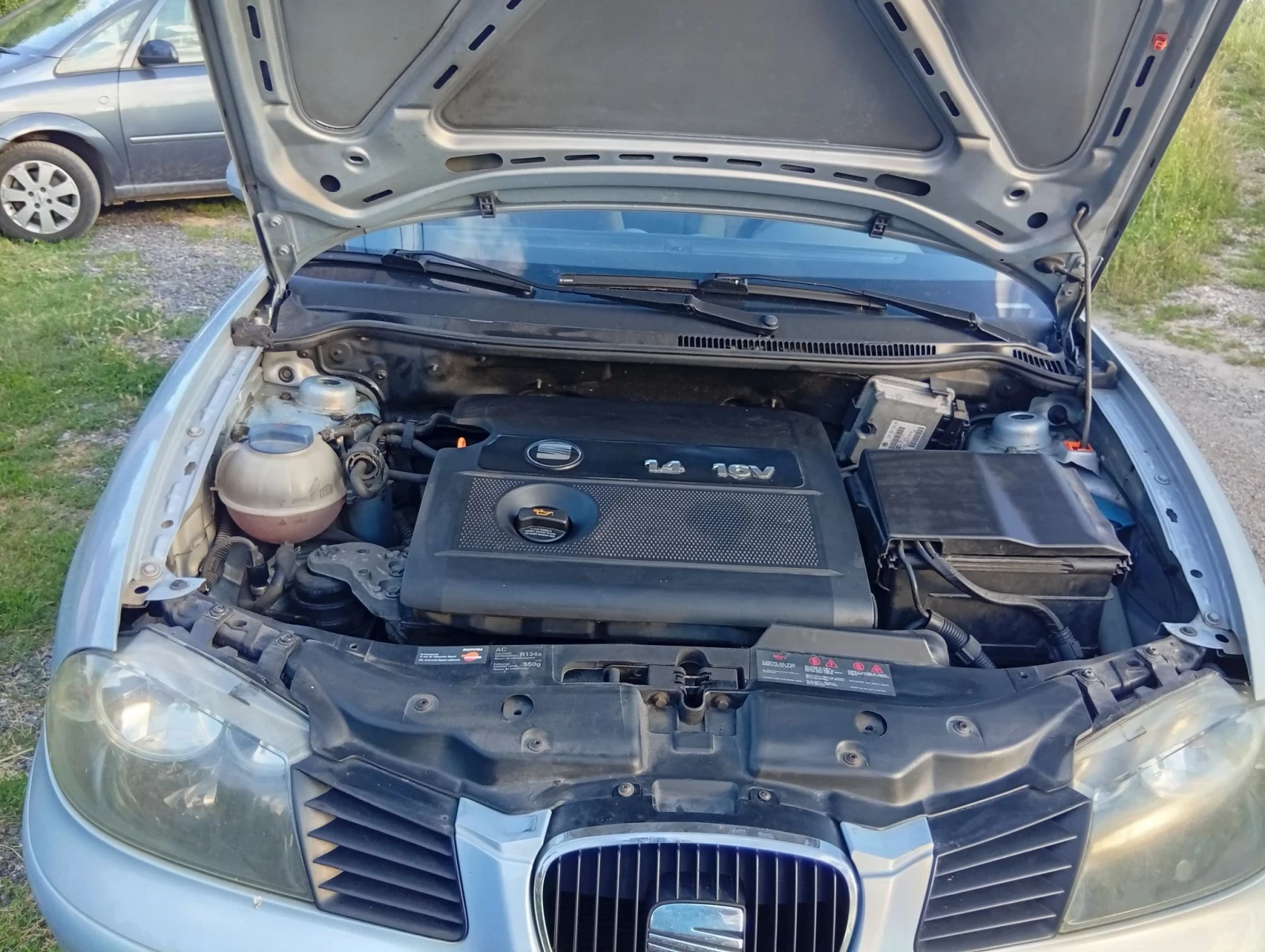 Seat Ibiza Бензин -Клима, снимка 6 - Автомобили и джипове - 56351393