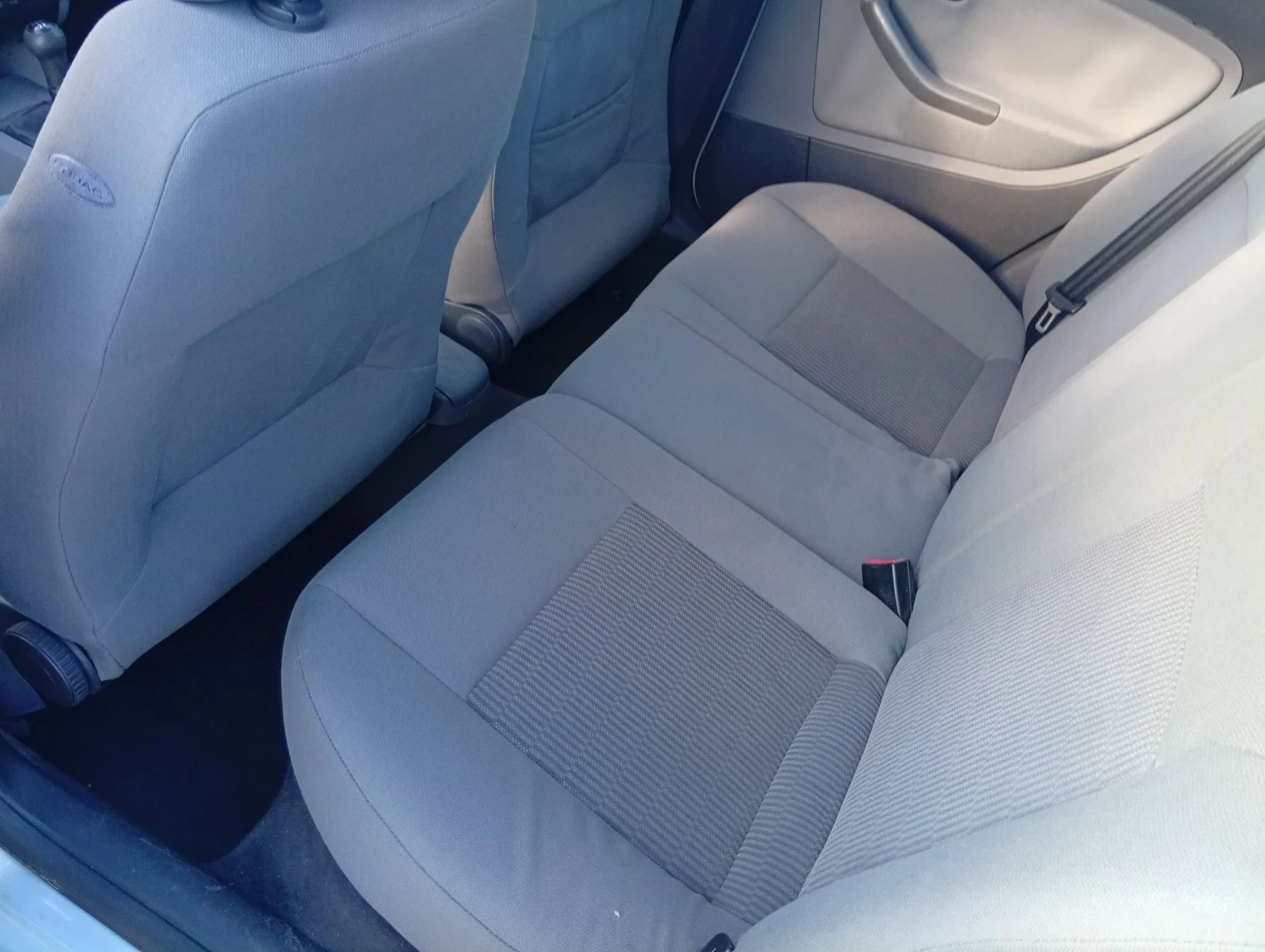 Seat Ibiza Бензин -Клима, снимка 11 - Автомобили и джипове - 56351393