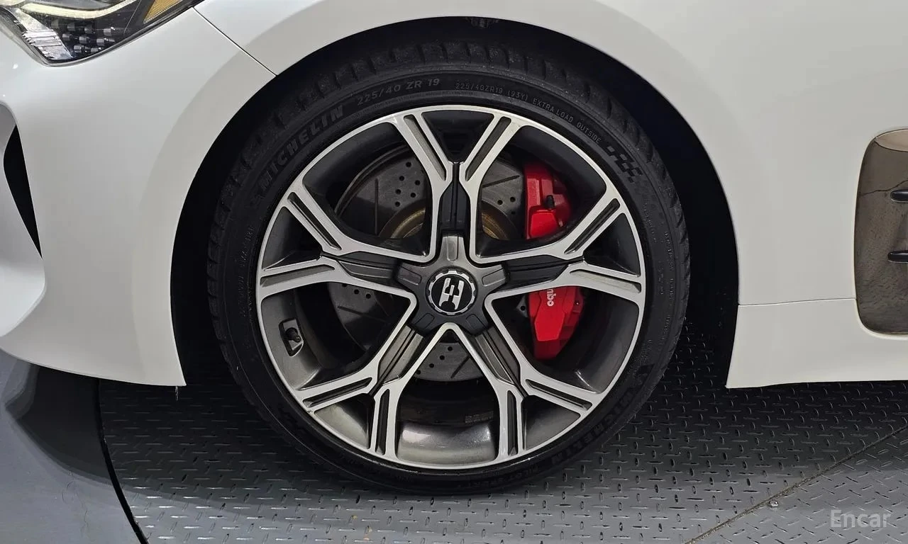 Kia Stinger * 3.3 Turbo AWD * АВТОКРЕДИТ БЕЗ ПЪРВОНАЧАЛНА* , снимка 5 - Автомобили и джипове - 55960033