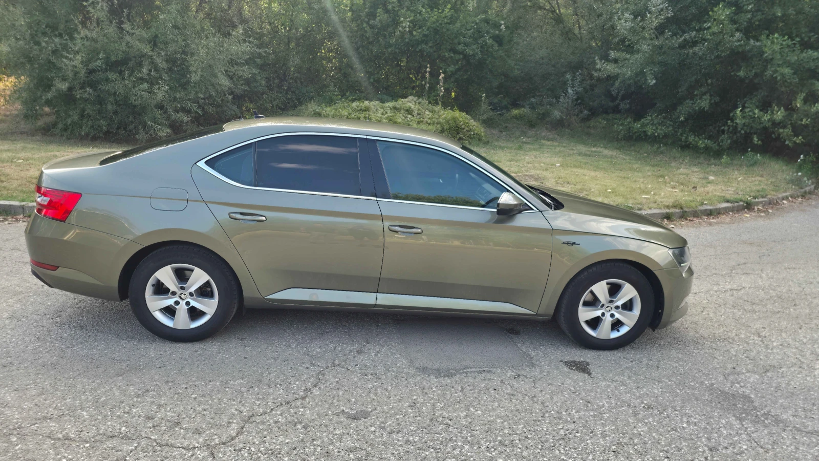 Skoda Superb 2.0TDI 4x4, снимка 4 - Автомобили и джипове - 56076247