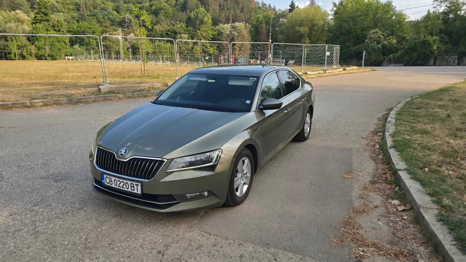 Skoda Superb 2.0TDI 4x4, снимка 9 - Автомобили и джипове - 56076247