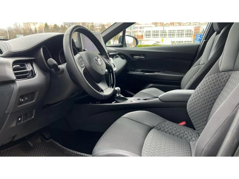 Toyota C-HR 2.0 Hybrid Club, снимка 9 - Автомобили и джипове - 53635627