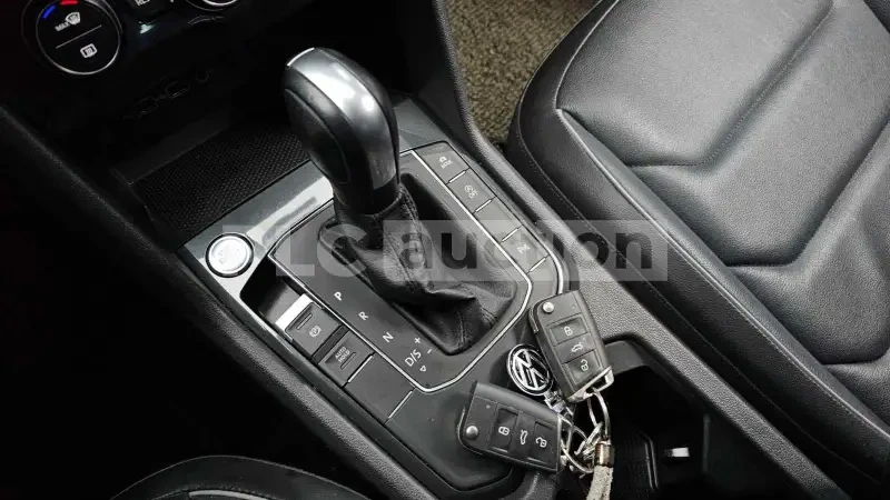 VW Tiguan Volkswagen Tiguan , 2020, снимка 10 - Автомобили и джипове - 54071594