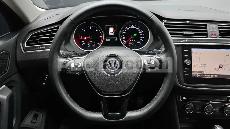 VW Tiguan Volkswagen Tiguan , 2020, снимка 7 - Автомобили и джипове - 54071594