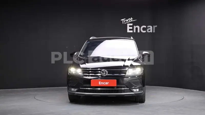 VW Tiguan Volkswagen Tiguan , 2020, снимка 3 - Автомобили и джипове - 54071594