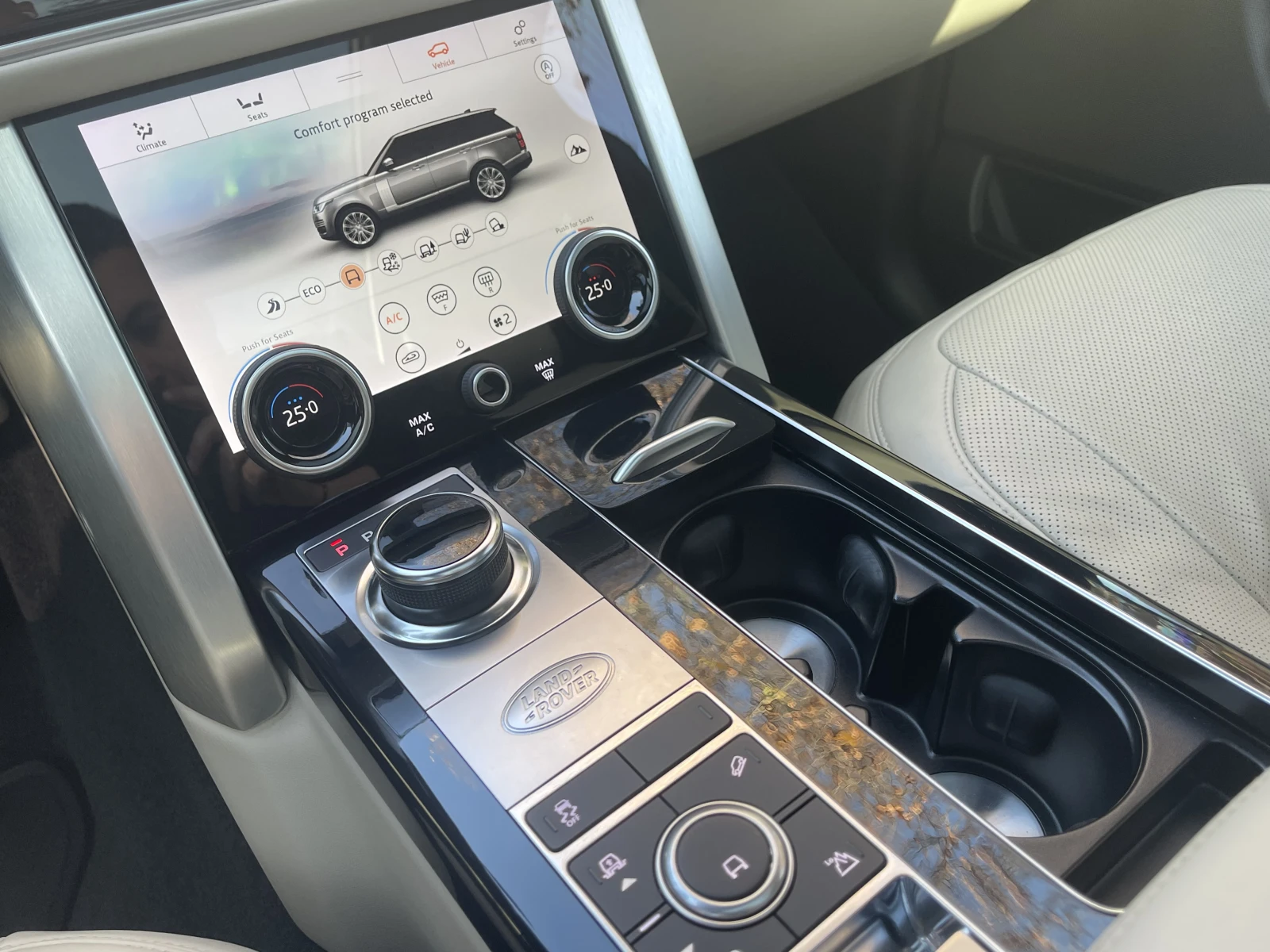 Land Rover Range rover Vogue 3.0d* Meridian - изображение 10