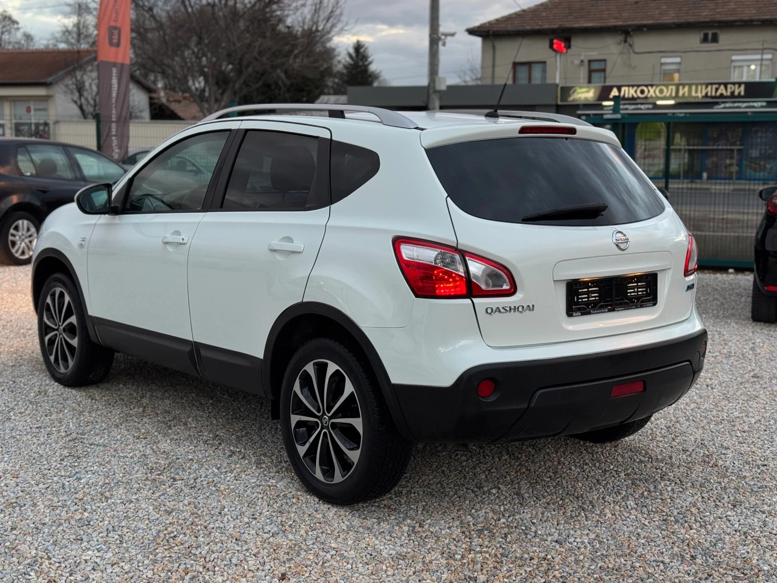 Nissan Qashqai N-tec 1.5 dci 110hp ЛИЗИНГ* НАВИ* КАМЕРА* БАРТЕР  - изображение 3