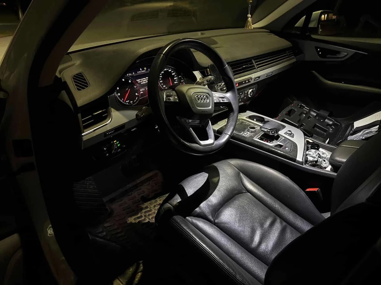 Audi Q7 Komfort/KEYLESS/ПАНОРАМА/ПОДГРЕВИ/ - изображение 7