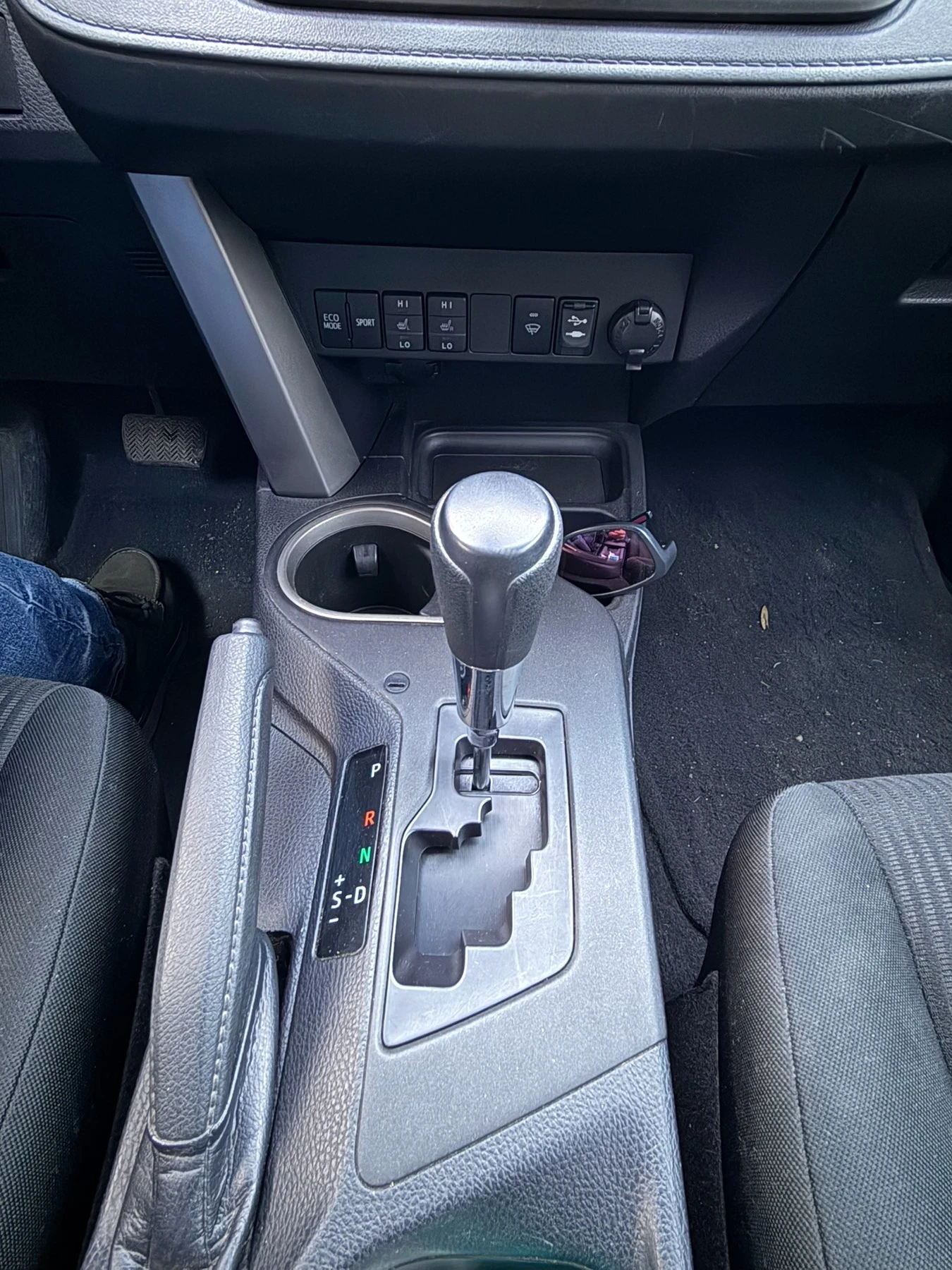 Toyota Rav4 2.5i 4x4, снимка 10 - Автомобили и джипове - 53972370