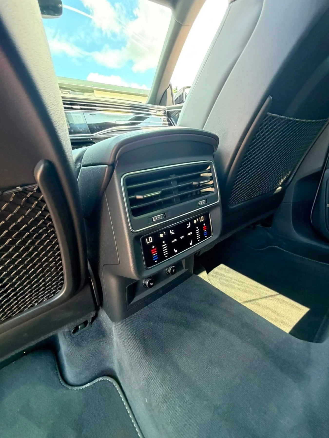 Audi SQ8 4.0D QUATTRO MATRIX CARBON ПАНО B&O ЛИЗИНГ 100%, снимка 16 - Автомобили и джипове - 54822130
