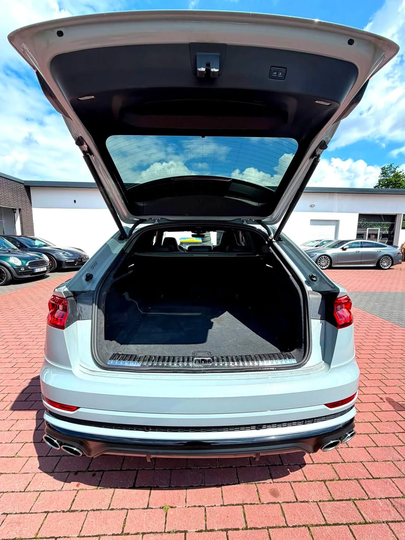 Audi SQ8 4.0D QUATTRO MATRIX CARBON ПАНО B&O ЛИЗИНГ 100%, снимка 5 - Автомобили и джипове - 54822130