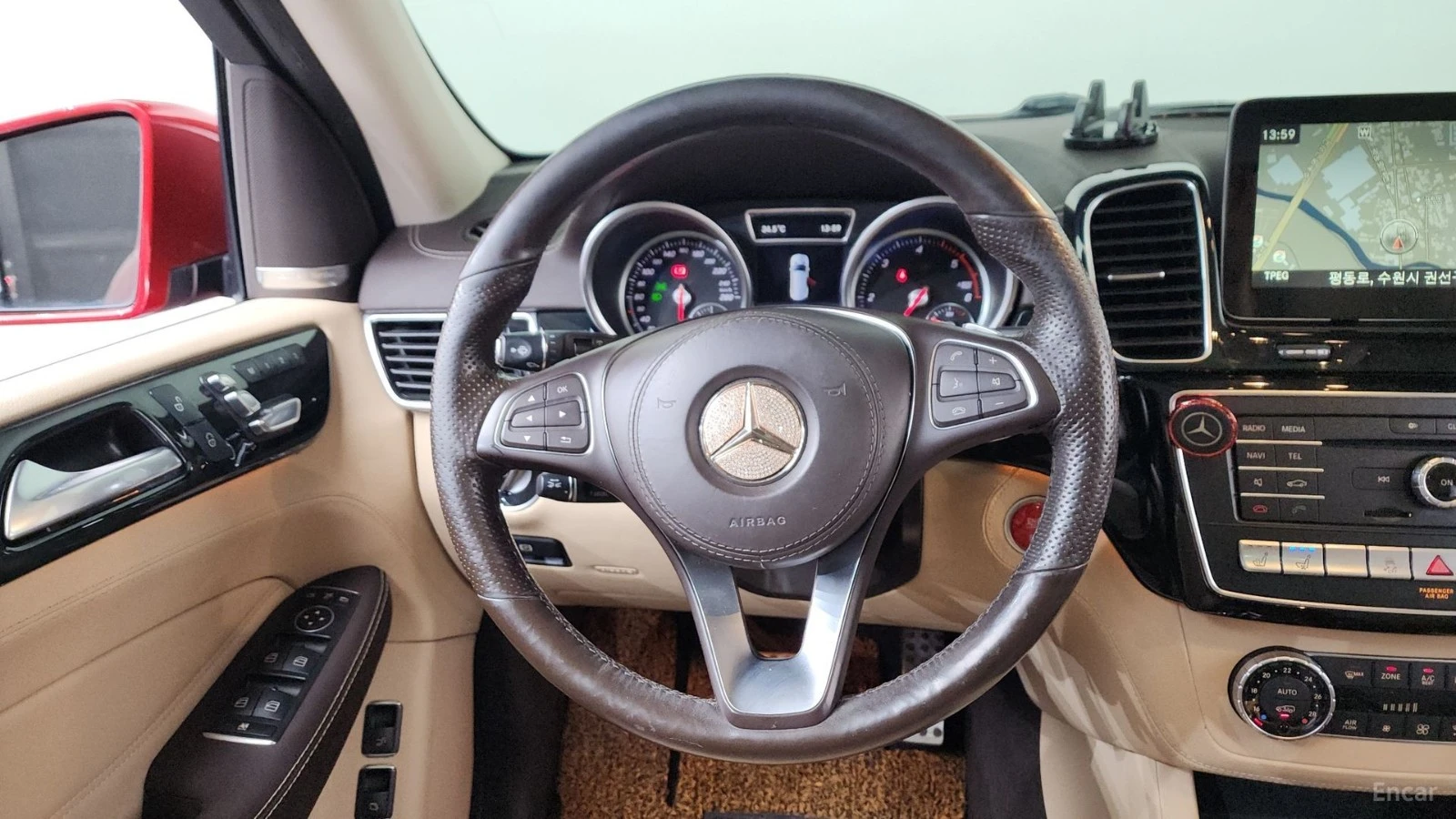 Mercedes-Benz GLS 350 ПАМЕТ* 360 КАМЕРА* ОБДУХВАНЕ* ПОДГРЕВ* ПАНОРАМА, снимка 13 - Автомобили и джипове - 55432875