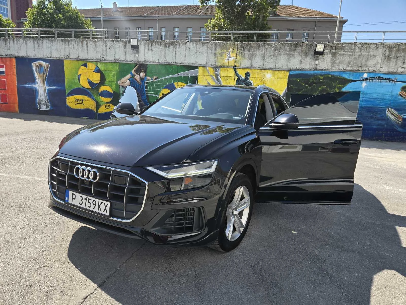 Audi Q8 Waze, панорама, обслужен