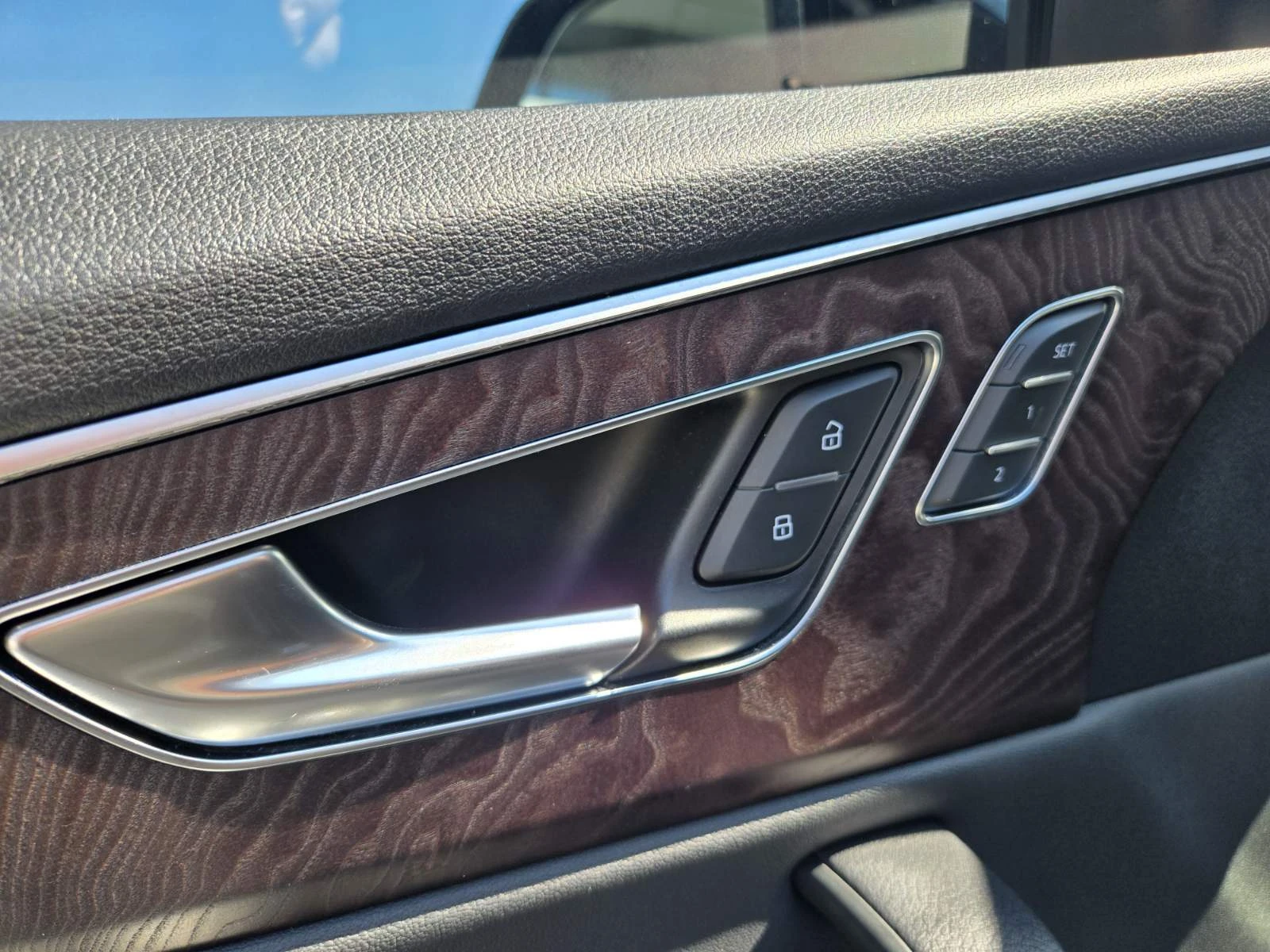 Audi Q8 Waze, панорама, обслужен, снимка 13 - Автомобили и джипове - 55486340