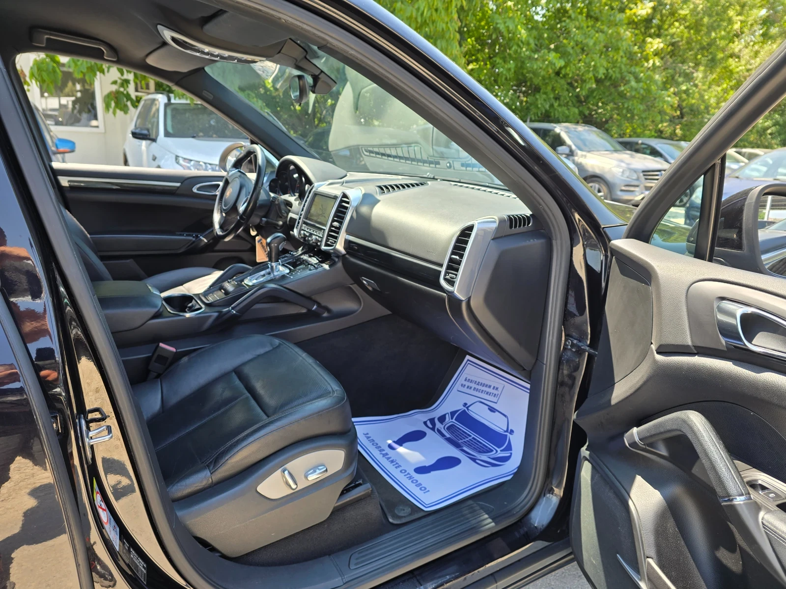 Porsche Cayenne 3.0D 245к.с 4x4 Топ състояние , снимка 13 - Автомобили и джипове - 55556806