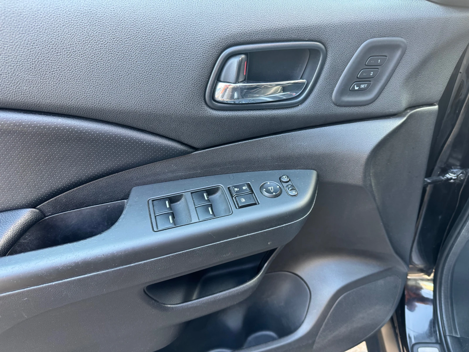 Honda Cr-v 2.0i-VTEC 4x4 ШВЕЙЦАРИЯ, снимка 14 - Автомобили и джипове - 55628197