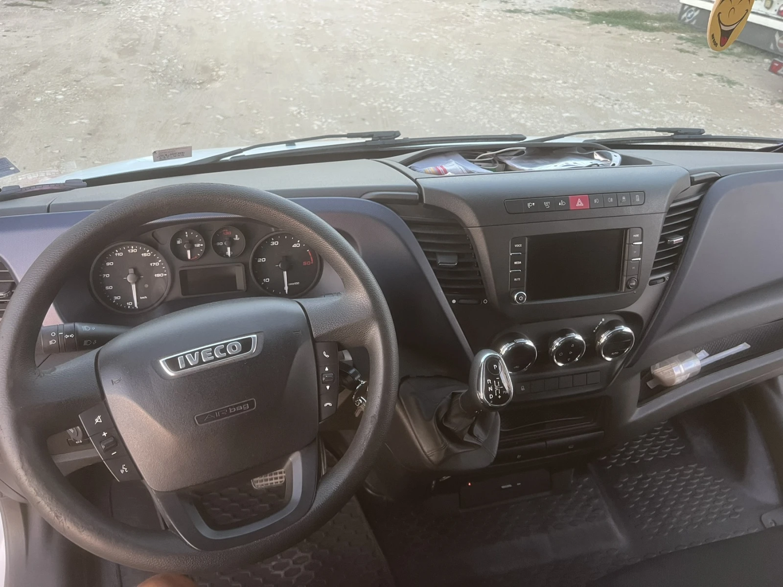 Iveco Daily 35s18/3.0D/климатроник/NAVI/, снимка 3 - Бусове и автобуси - 55633135