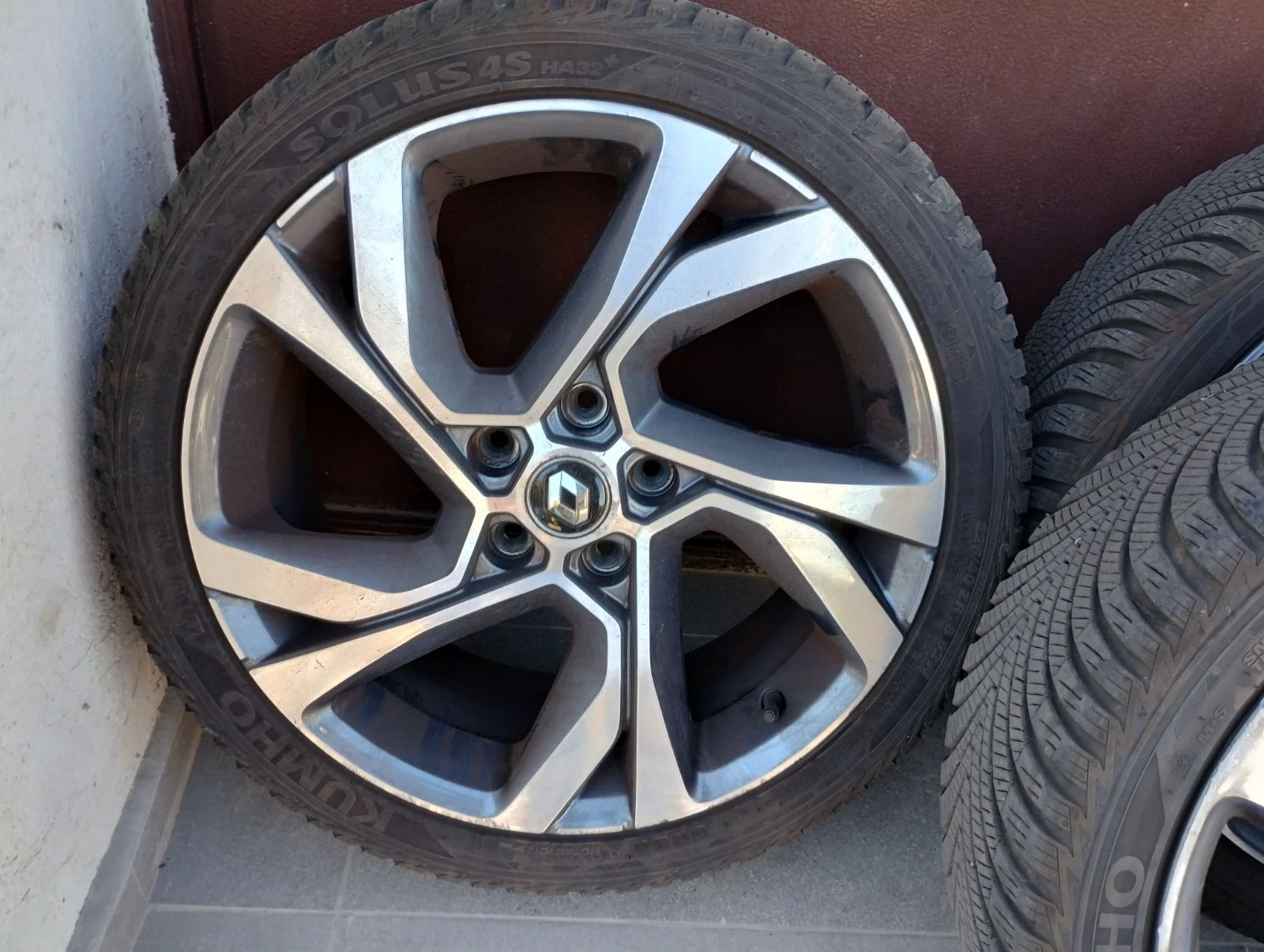 Гуми с джанти Nokian 225/40R18, снимка 2 - Гуми и джанти - 56335130