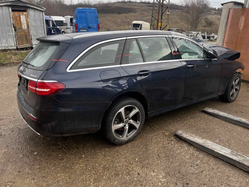 Mercedes-Benz E 220 4matic, 23000 km., снимка 6 - Автомобили и джипове - 39552497