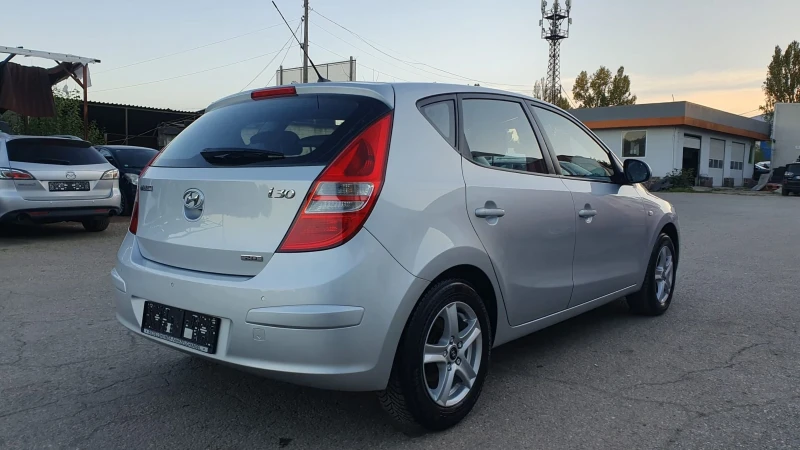 Hyundai I30 2.0i БЕНЗИН, снимка 4 - Автомобили и джипове - 47688896