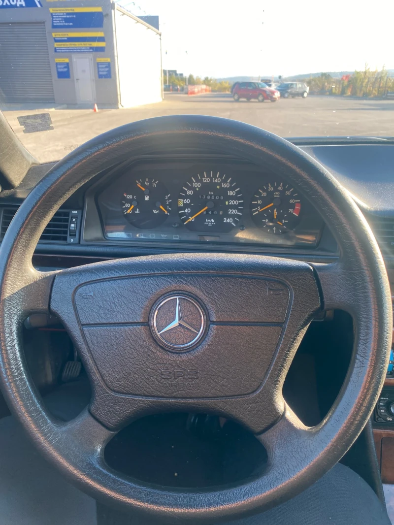 Mercedes-Benz 124, снимка 10 - Автомобили и джипове - 48725826