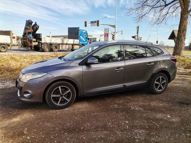 Renault Megane 1.5 DCI 90к.с, снимка 8 - Автомобили и джипове - 49402974