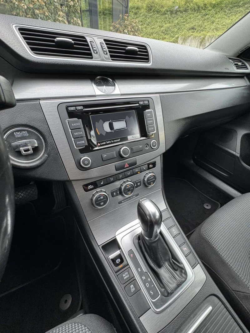 VW Passat, снимка 14 - Автомобили и джипове - 50390805