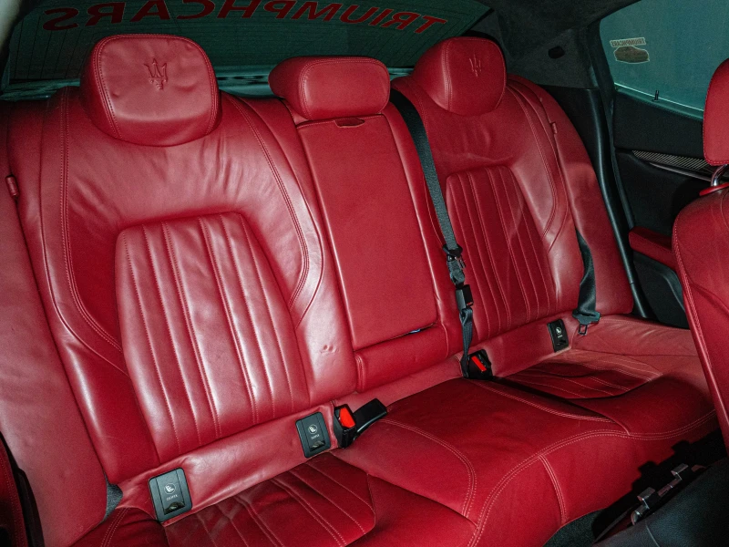 Maserati Ghibli * SQ4 * 8ZF * NAVI* Обслужен Мотор * , снимка 11 - Автомобили и джипове - 51553562