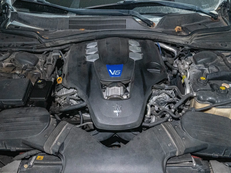 Maserati Ghibli * SQ4 * 8ZF * NAVI* Обслужен Мотор * , снимка 13 - Автомобили и джипове - 51553562
