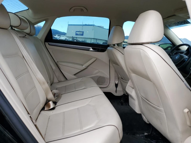 VW Passat 1.8* S, снимка 9 - Автомобили и джипове - 52775754