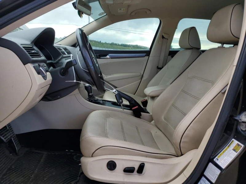 VW Passat 1.8* S, снимка 8 - Автомобили и джипове - 52775754