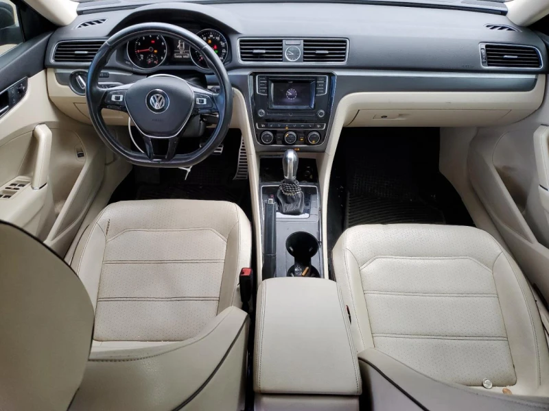 VW Passat 1.8* S, снимка 7 - Автомобили и джипове - 52775754