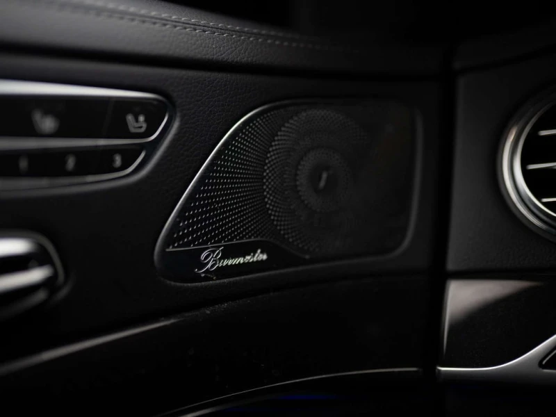 Mercedes-Benz S 560 * CARFAX * ЦЕНА ДО БГ, снимка 13 - Автомобили и джипове - 53210918